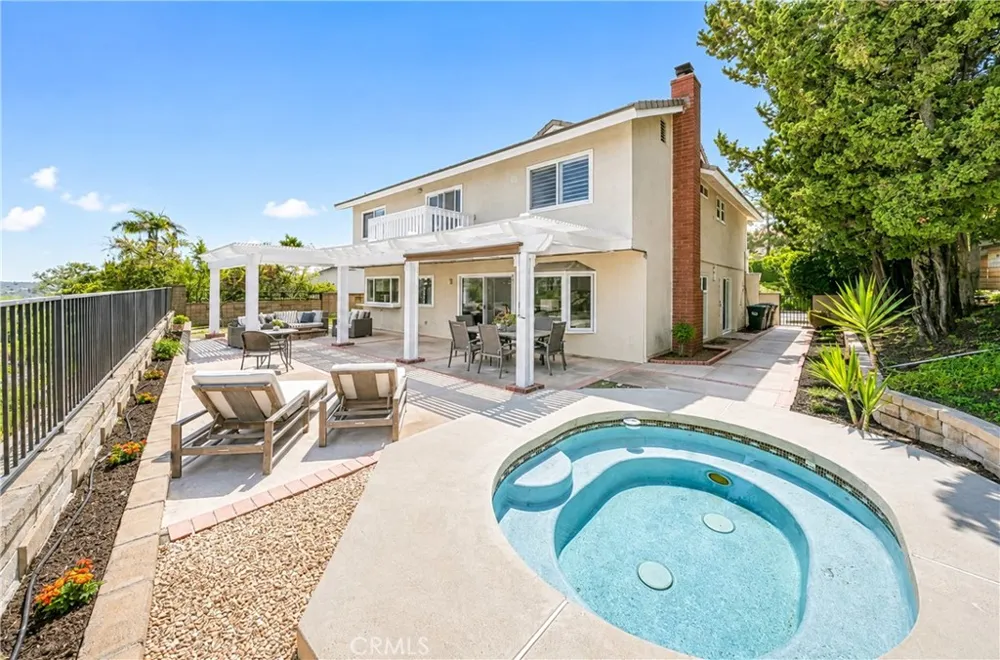 23472 Via Chiripa Mission Viejo, CA 92691