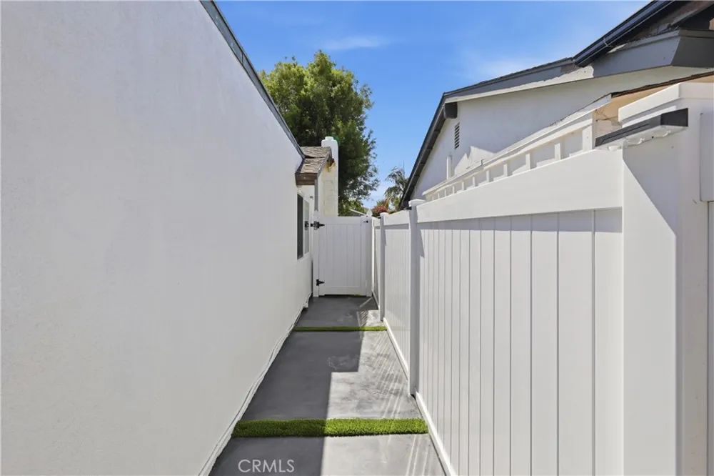 24961 Express Laguna Hills, CA 92653