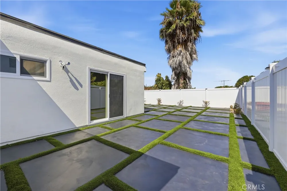 24961 Express Laguna Hills, CA 92653