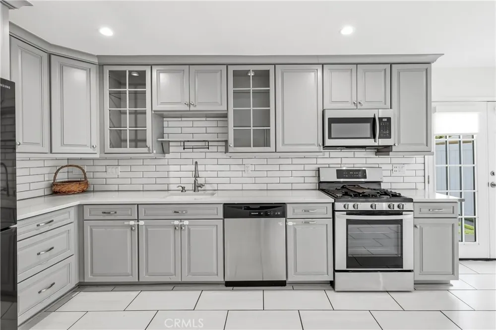 24961 Express Laguna Hills, CA 92653