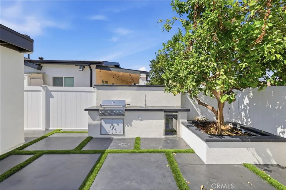 24961 Express Laguna Hills, CA 92653