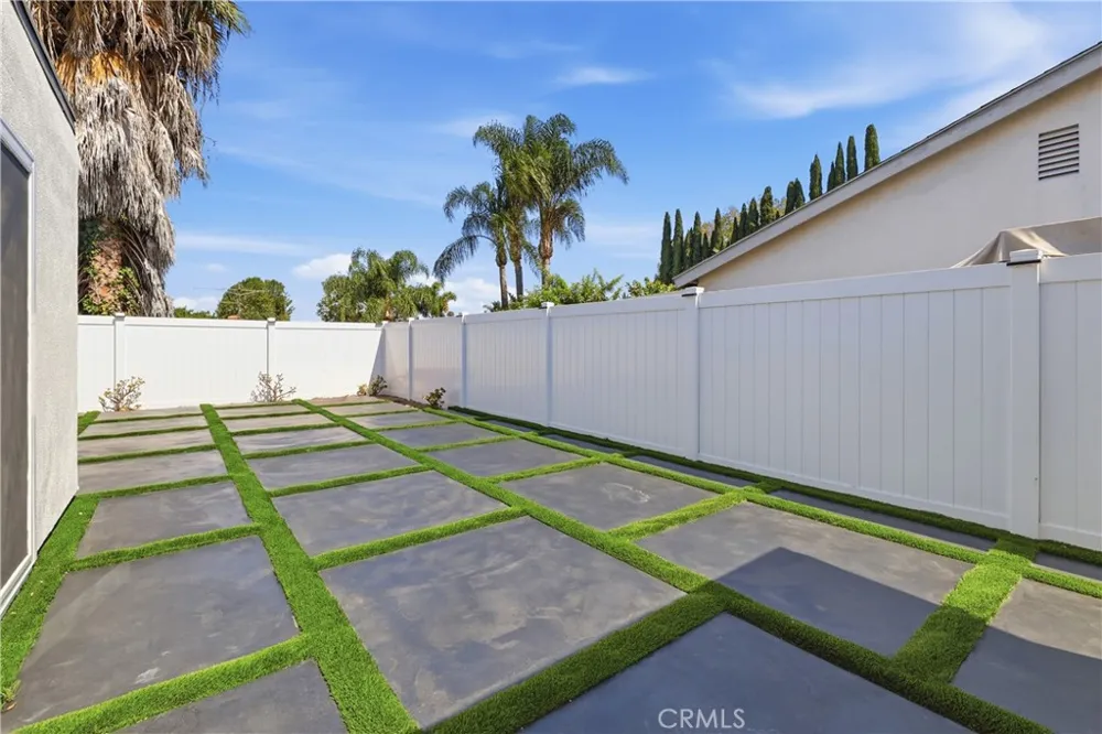 24961 Express Laguna Hills, CA 92653