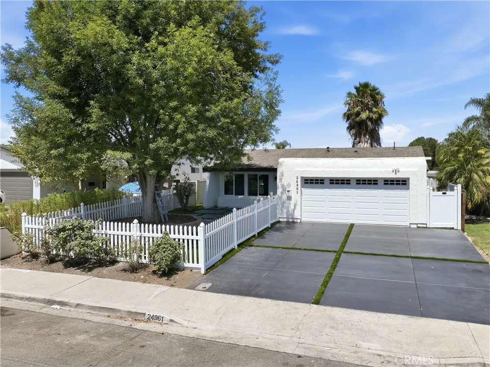 24961 Express Laguna Hills, CA 92653