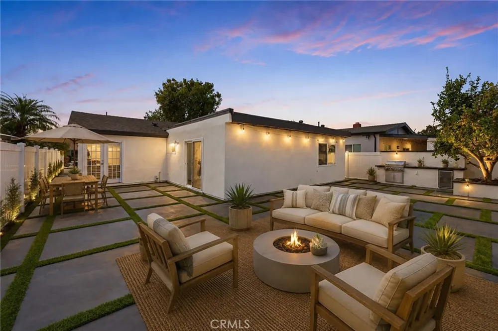 24961 Express Laguna Hills, CA 92653