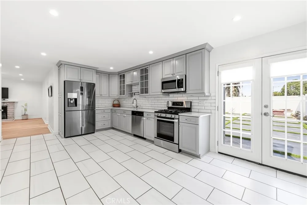 24961 Express Laguna Hills, CA 92653