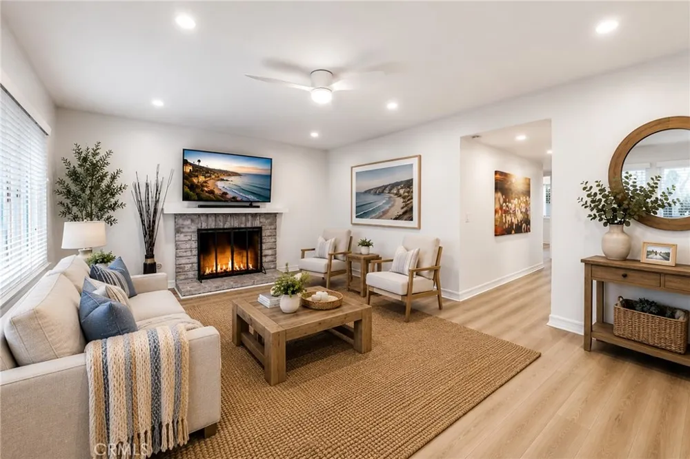 24961 Express Laguna Hills, CA 92653