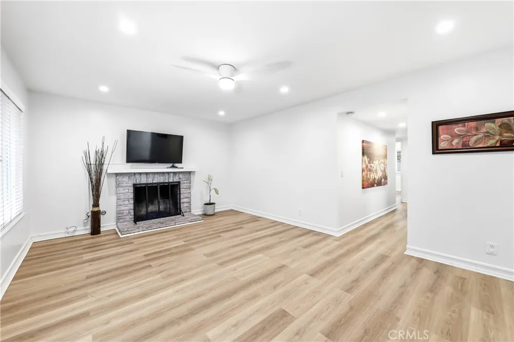 24961 Express Laguna Hills, CA 92653