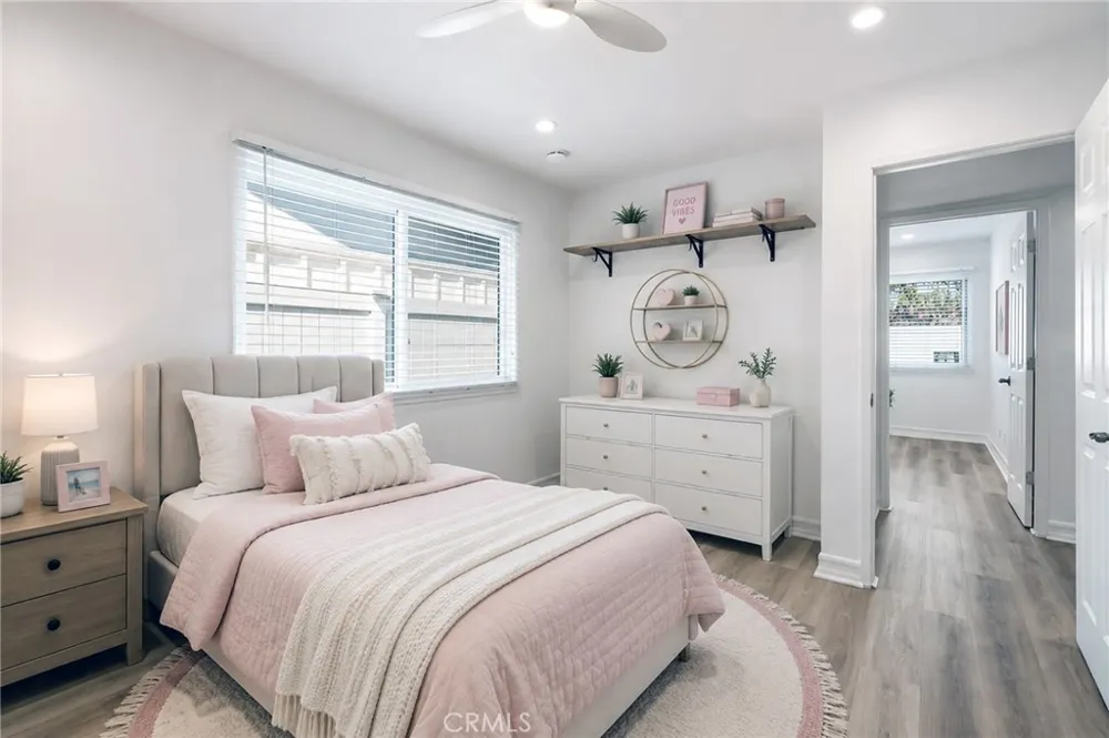 24961 Express Laguna Hills, CA 92653