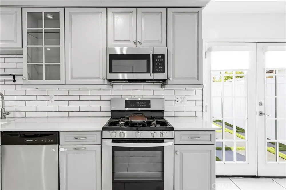 24961 Express Laguna Hills, CA 92653