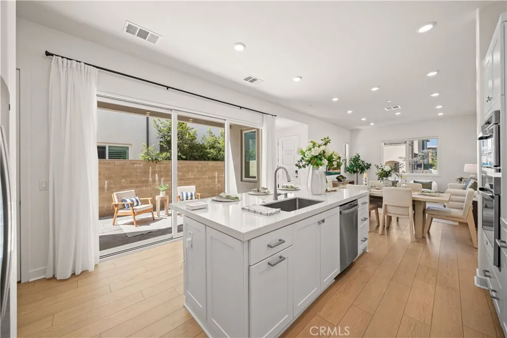126 Baluster Irvine, CA 92618