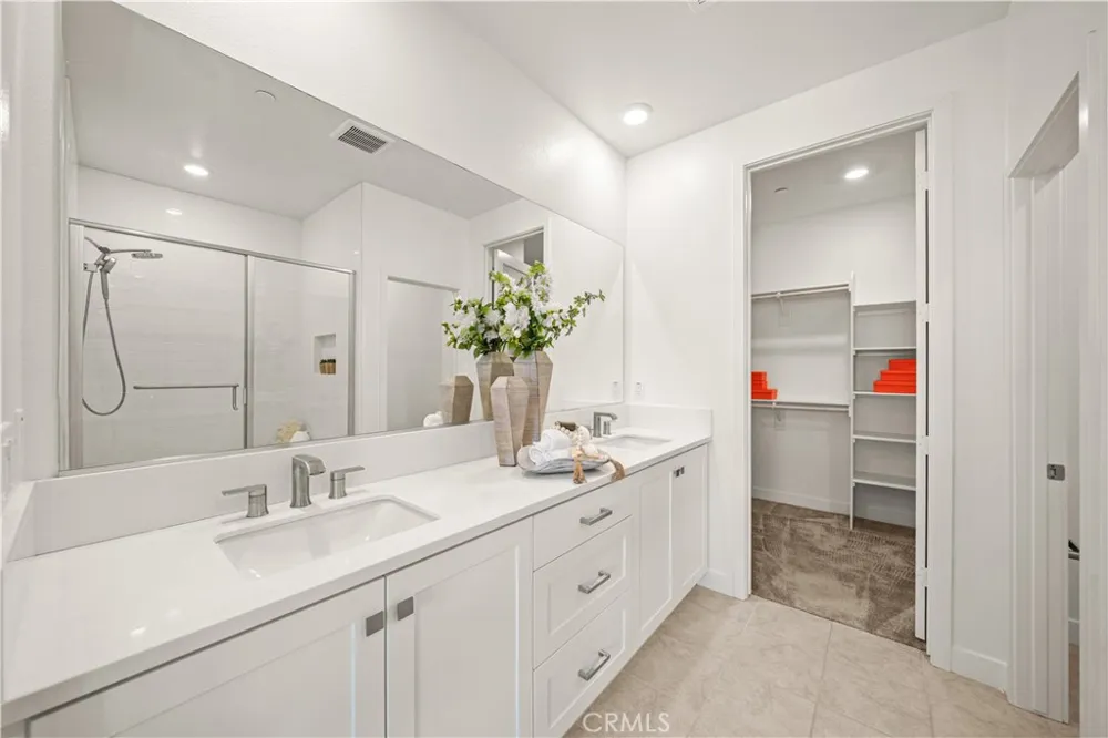 126 Baluster Irvine, CA 92618