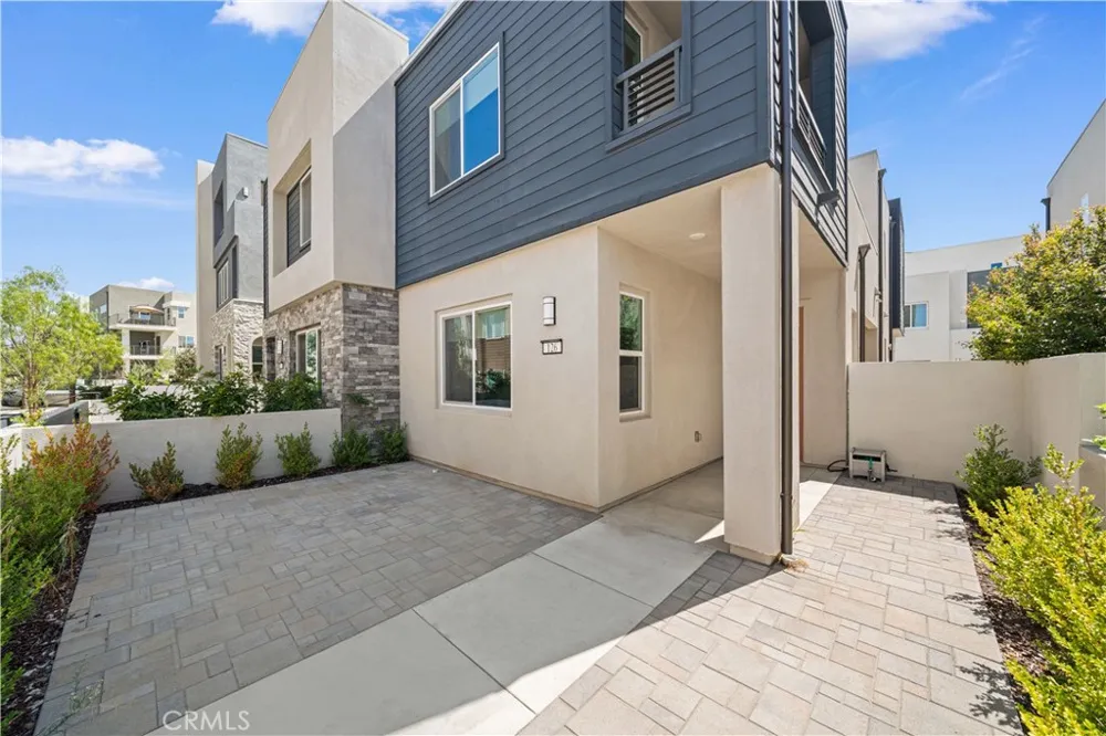 126 Baluster Irvine, CA 92618