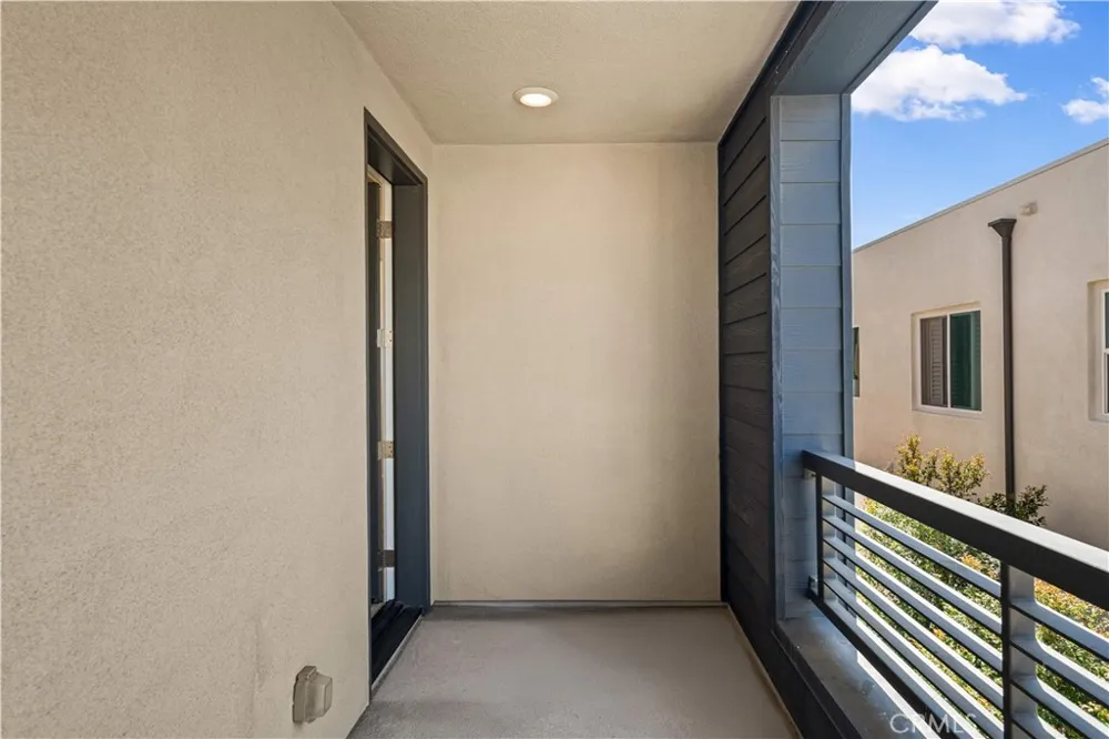 126 Baluster Irvine, CA 92618