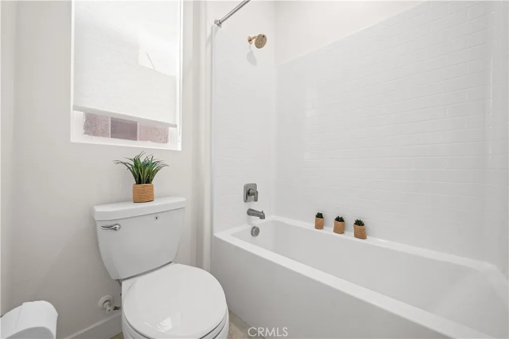 126 Baluster Irvine, CA 92618