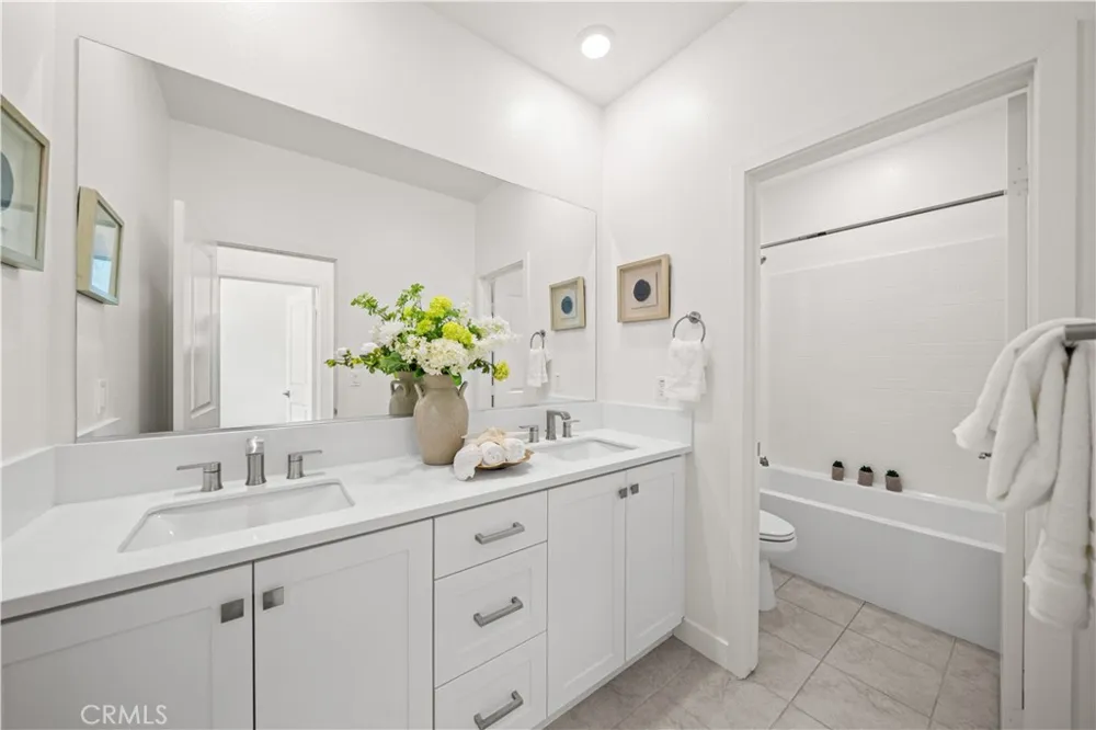 126 Baluster Irvine, CA 92618