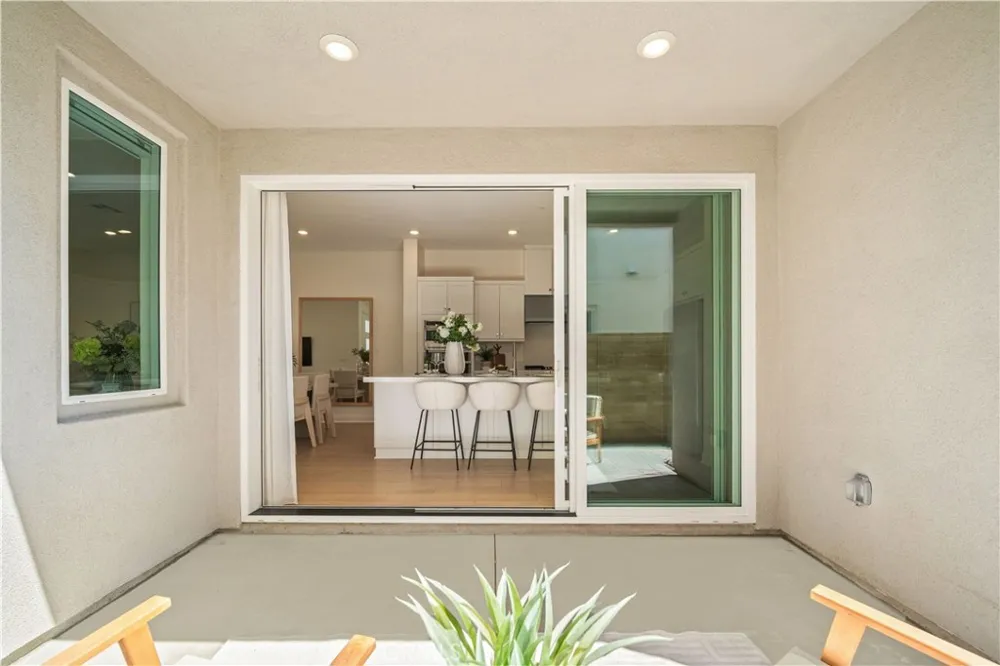 126 Baluster Irvine, CA 92618