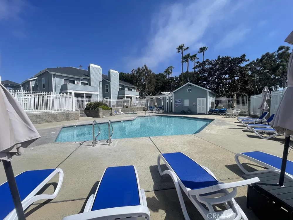 16960 Algonquin Street #I-204 Huntington Beach, CA 92649