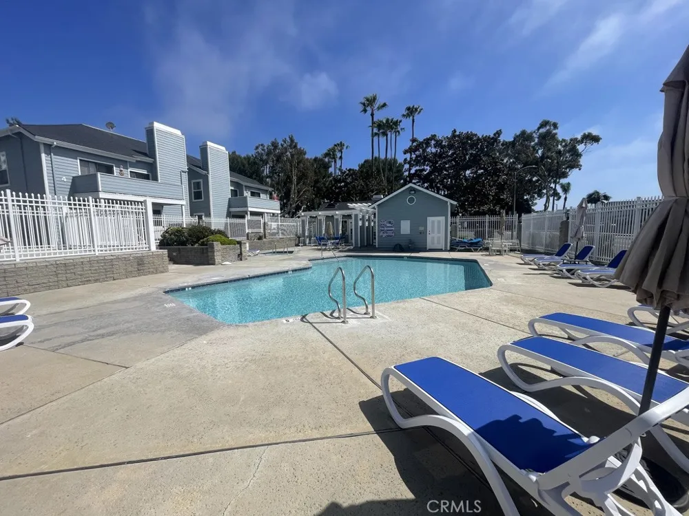 16960 Algonquin Street #I-204 Huntington Beach, CA 92649