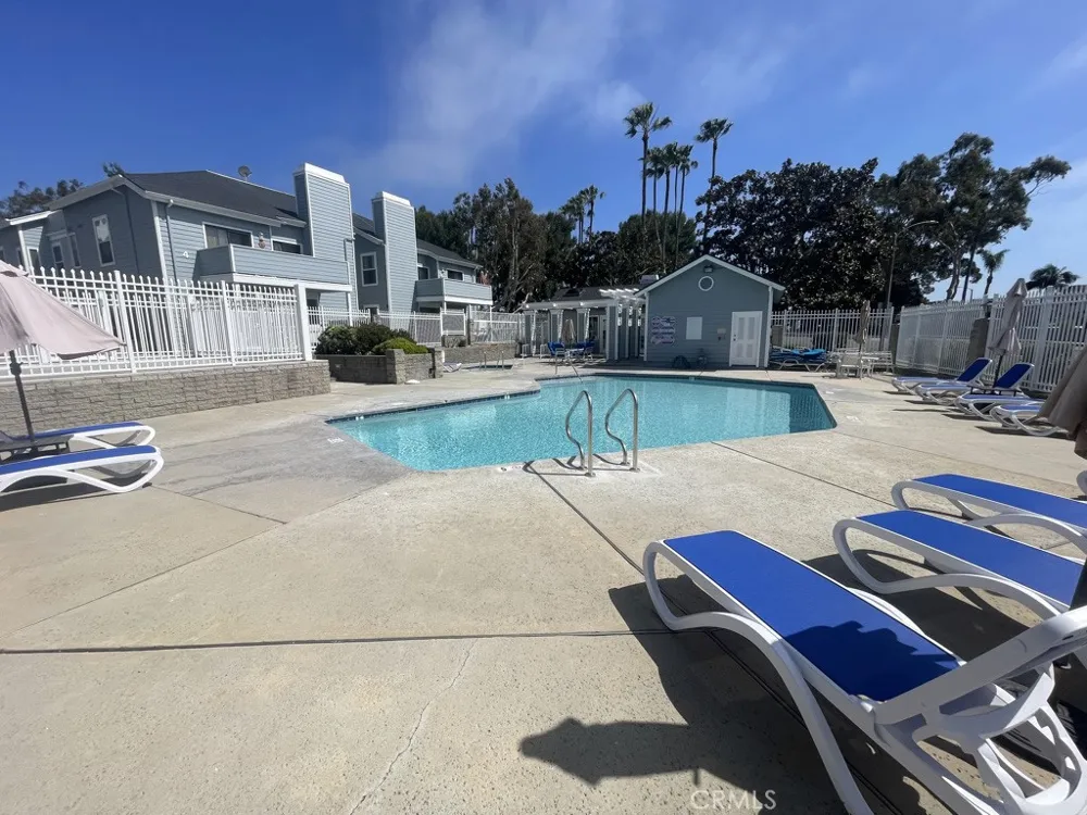 16960 Algonquin Street #I-204 Huntington Beach, CA 92649