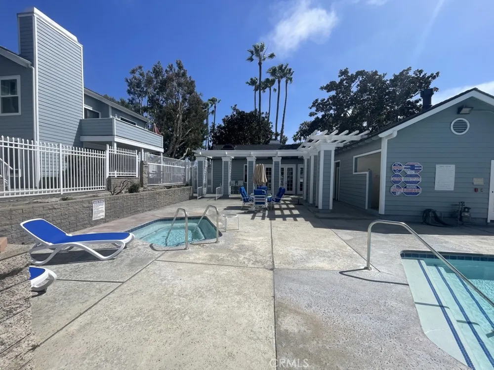 16960 Algonquin Street #I-204 Huntington Beach, CA 92649