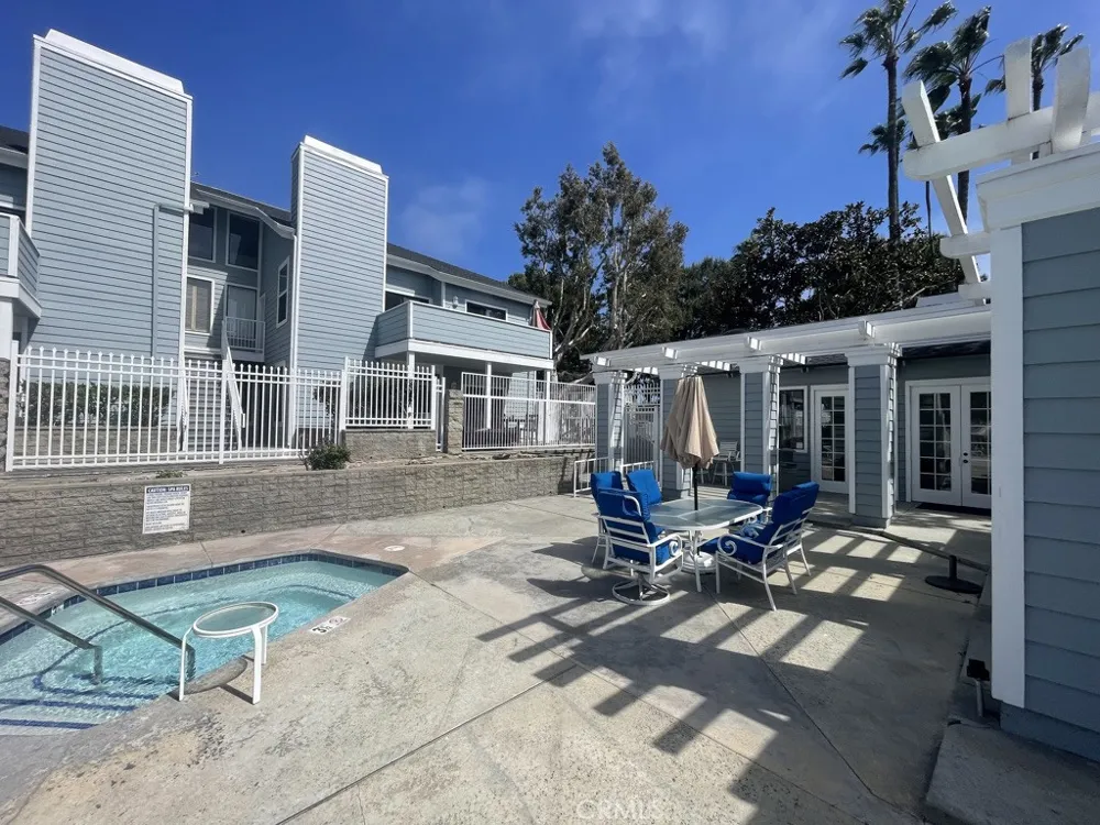 16960 Algonquin Street #I-204 Huntington Beach, CA 92649