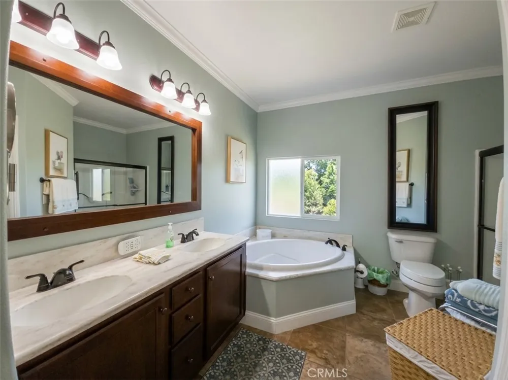 237 Albatross Fountain Valley, CA 92708