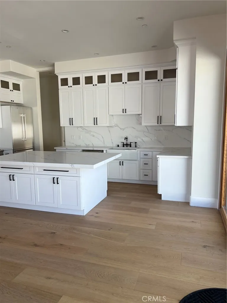 20329 Stagg Street Winnetka, CA 91306