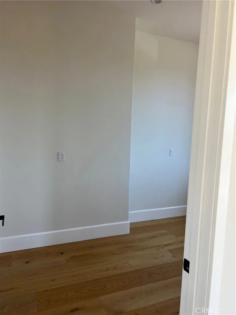 20329 Stagg Street Winnetka, CA 91306