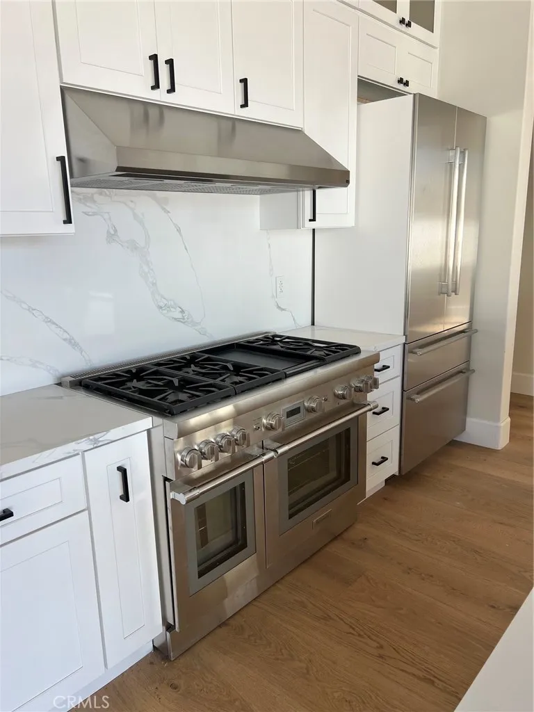 20329 Stagg Street Winnetka, CA 91306