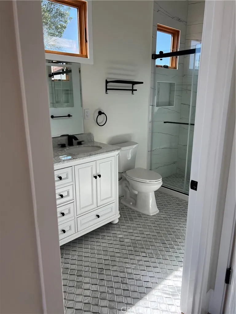 20329 Stagg Street Winnetka, CA 91306