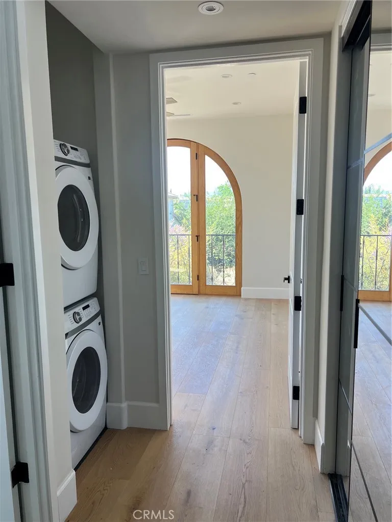20329 Stagg Street Winnetka, CA 91306