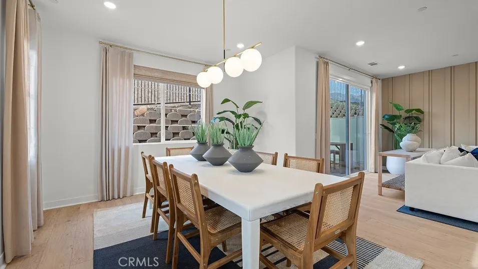 2028 Pyrenes Place Santa Paula, CA 93060