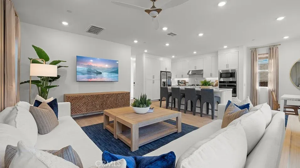2028 Pyrenes Place Santa Paula, CA 93060