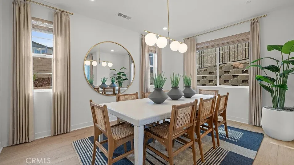 2028 Pyrenes Place Santa Paula, CA 93060