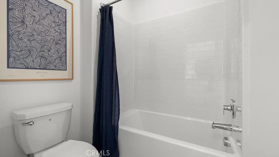2028 Pyrenes Place Santa Paula, CA 93060