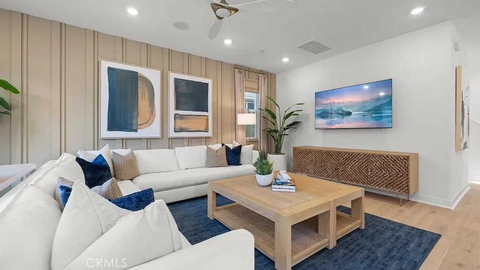 2028 Pyrenes Place Santa Paula, CA 93060