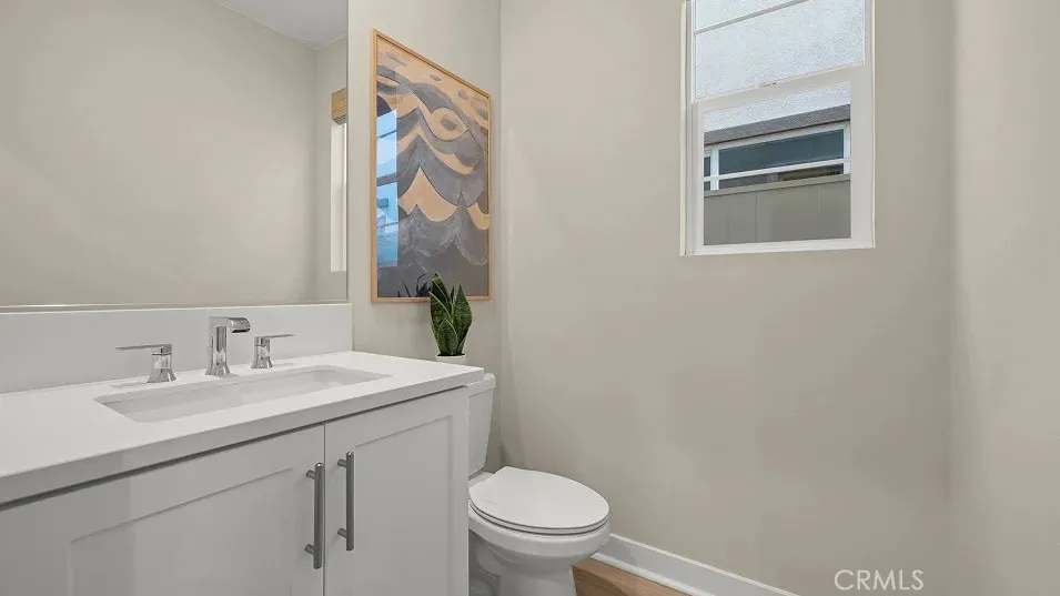 2028 Pyrenes Place Santa Paula, CA 93060