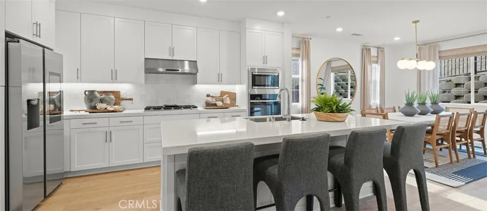 2028 Pyrenes Place Santa Paula, CA 93060