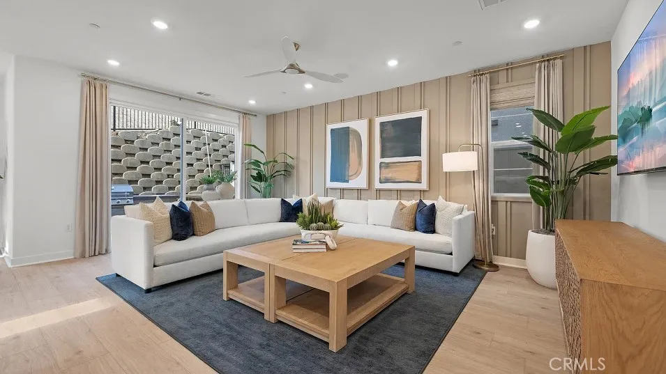 2028 Pyrenes Place Santa Paula, CA 93060