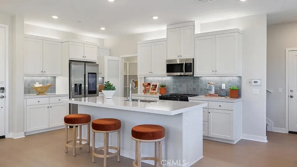 2207 Aneto Way Santa Paula, CA 93060