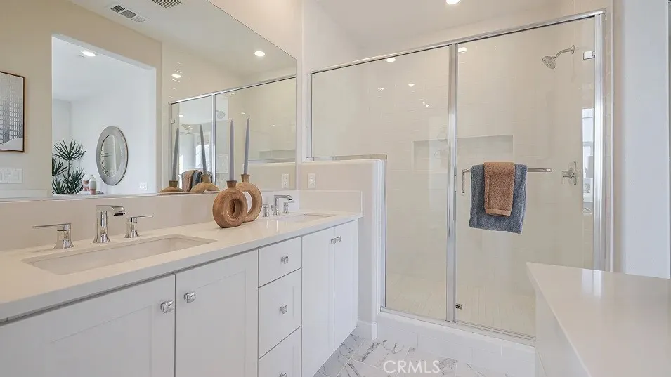 2207 Aneto Way Santa Paula, CA 93060