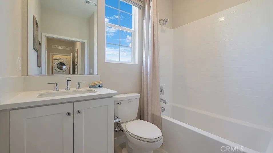 2207 Aneto Way Santa Paula, CA 93060