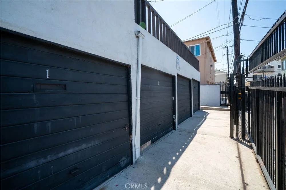 1425 Cedar Avenue Long Beach, CA 90813