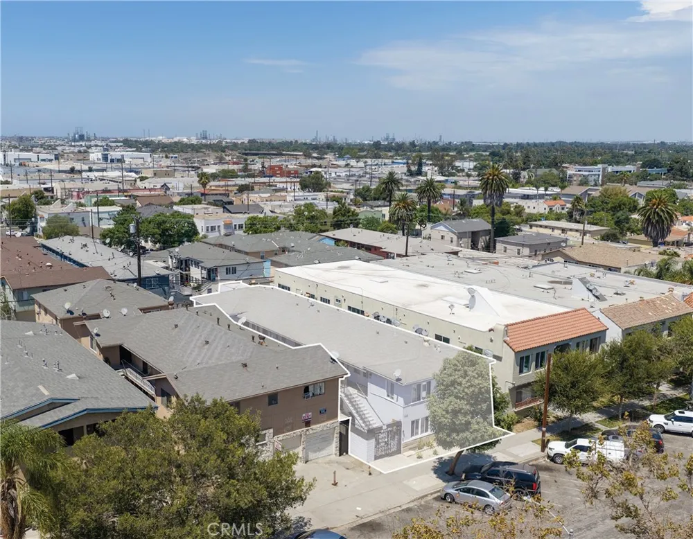 1425 Cedar Avenue Long Beach, CA 90813