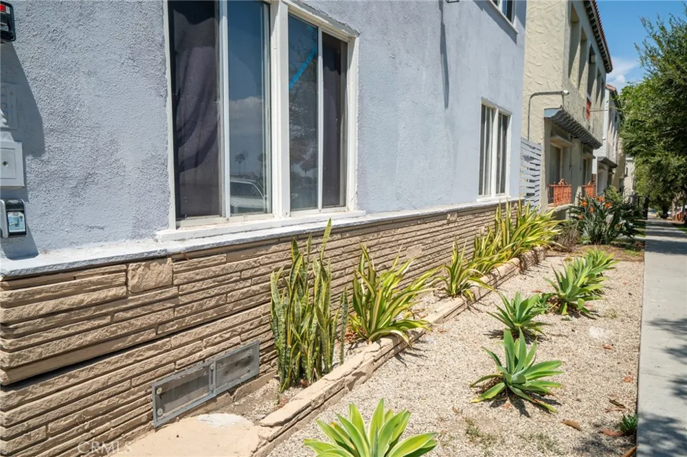 1425 Cedar Avenue Long Beach, CA 90813