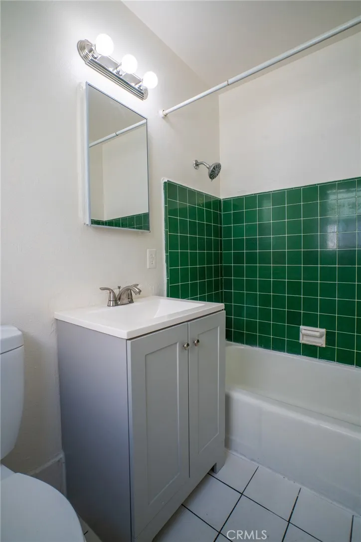 1425 Cedar Avenue Long Beach, CA 90813