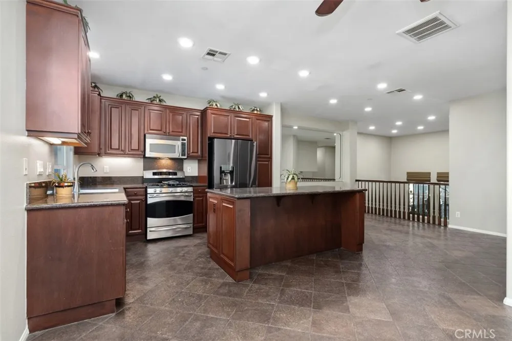 2056 Owens Fullerton, CA 92833
