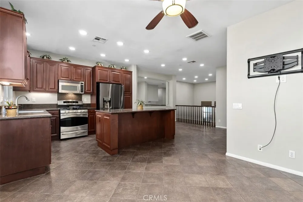 2056 Owens Fullerton, CA 92833