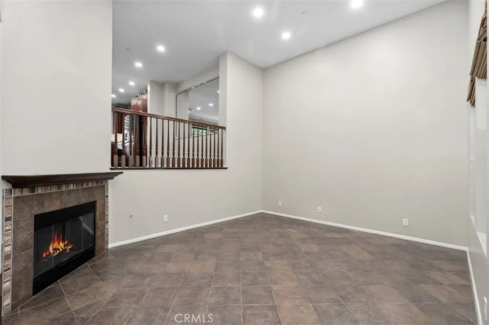 2056 Owens Fullerton, CA 92833