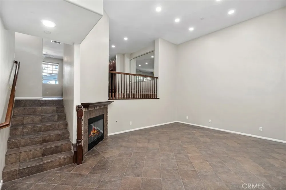 2056 Owens Fullerton, CA 92833